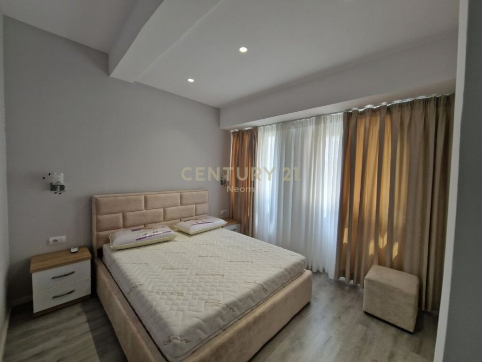 Tirane, jepet me qera 2+1 Kati 2, 75 m² 500 € (prane Spitalit Ushtarak)