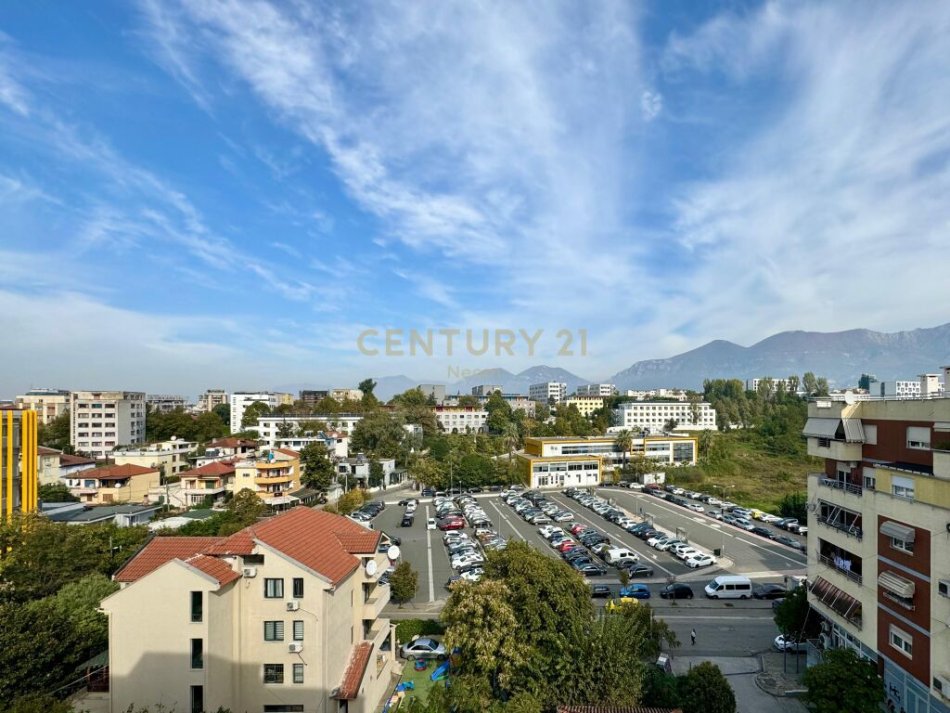 Tirane, shitet apartament 2+1+Ballkon Kati 6, 100 m² 195.000 € (Rruga e Elbasanit, prane Fakultetit te Ekonomise)