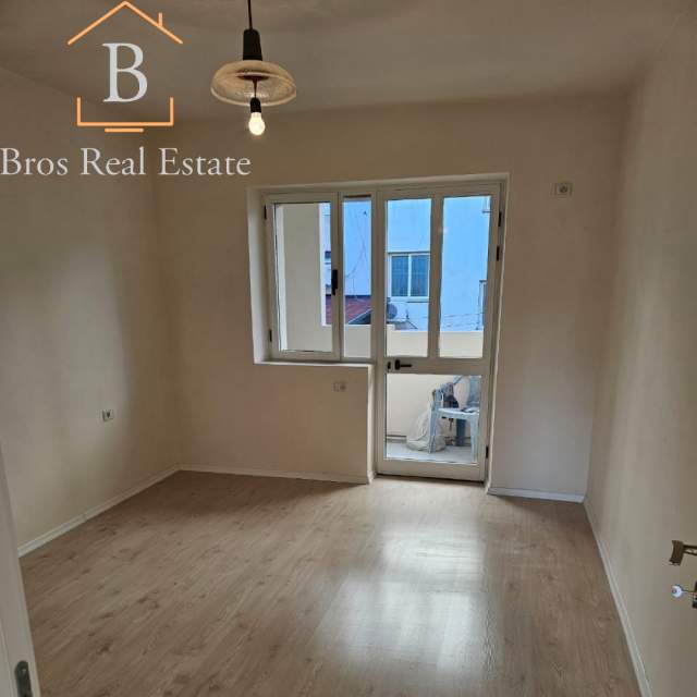 Tirane, shitet apartament 1+1+BLK Kati 3, 48 m² 85.000 Euro (Rruga Haxhi Dalliu,Fakulteti Shkencave)