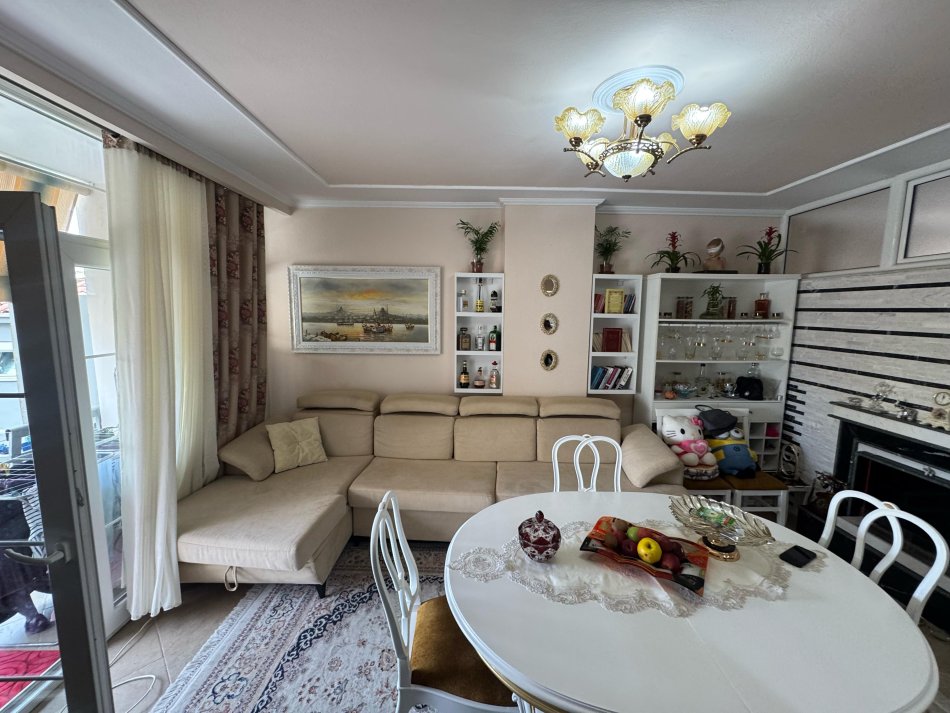 Tirane, shitet apartament 2+1 Kati 2, 183 m² 250.000 € (ish tregu elektrik)