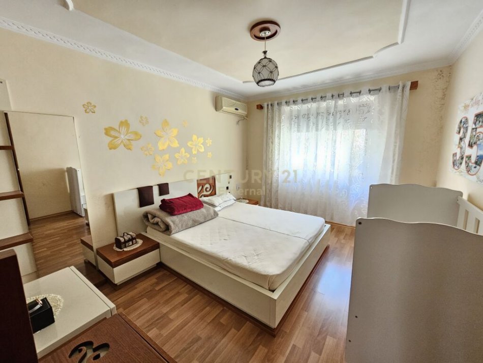 Shesim apartament 2+1 tek Rr. 'Margarita Tutulani'