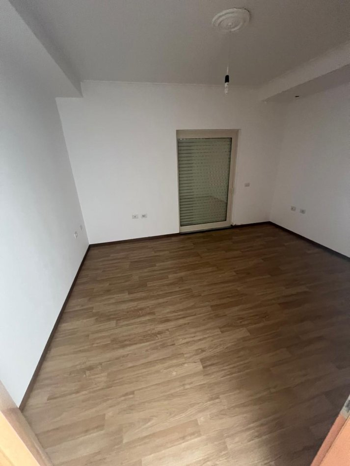 Tirane, shitet Vile 3+1 Kati 3, 530 m² 650.000 € (Liqeni Thate)