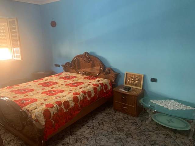 Elbasan, jepet me qera apartament 78 m² 17.000 Leke