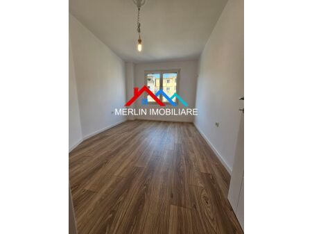 Tirane, shitet apartament 1+1 Kati 3, 61 m² 136.000 € (Rruga Petro Nini Luarasi)