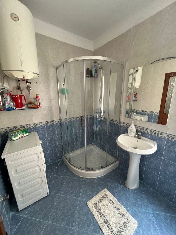 Tirane, jepet me qera apartament 1+1+Ballkon , 40 m² 400 € 
