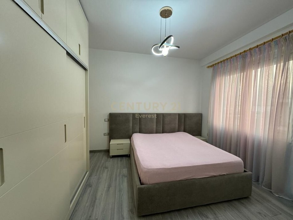 Tirane, shes apartament 2+1 Kati 3, 95 m² 200.000 € 