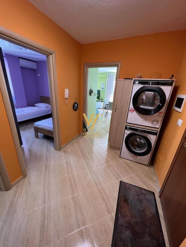Tirane, jepet me qera apartament 2+1+Ballkon Kati 7, 80 m² 900 € (STACIONI I TRENIT)