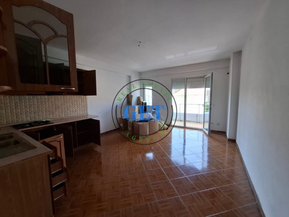 Durres, shitet apartament 1+1 Kati 3, 75 m² 115.000 € (Pallati i Sporteve)