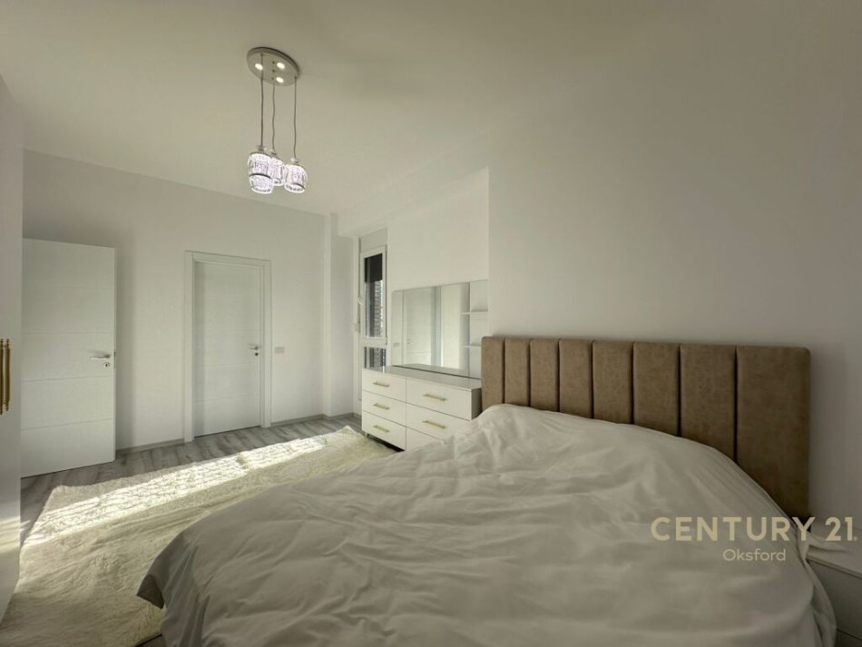 Jepet me qera apartament 2+1 tek Fusha e Aviacionit!