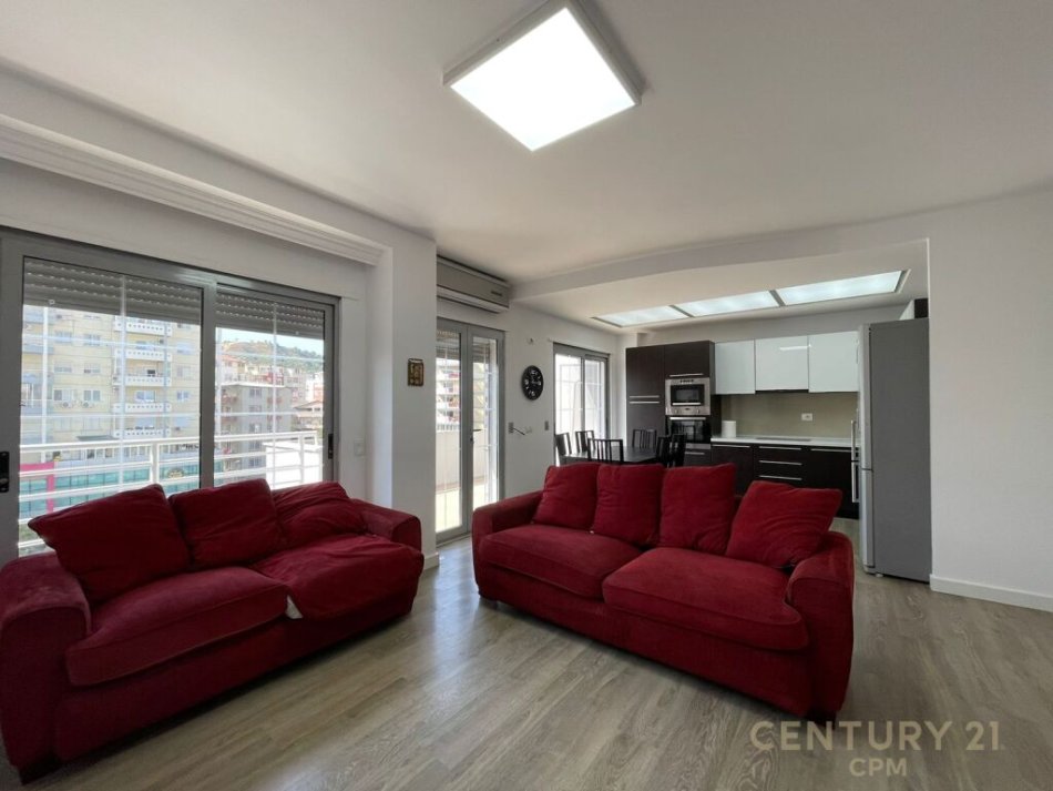 Apartment me qira 2+1+2 afer qendres Kristal 690 €