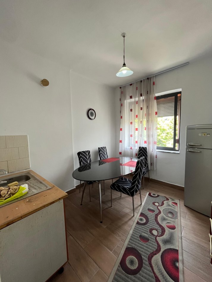 Tirane, shitet apartament 2+1 Kati 2, 65 m² 150.000 € (Rruga e Durrësit)
