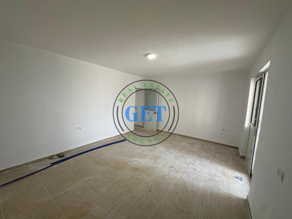 Durres, shitet garsonier 1+1 Kati 1, 45 m² 42.000 € (Stadiumi)