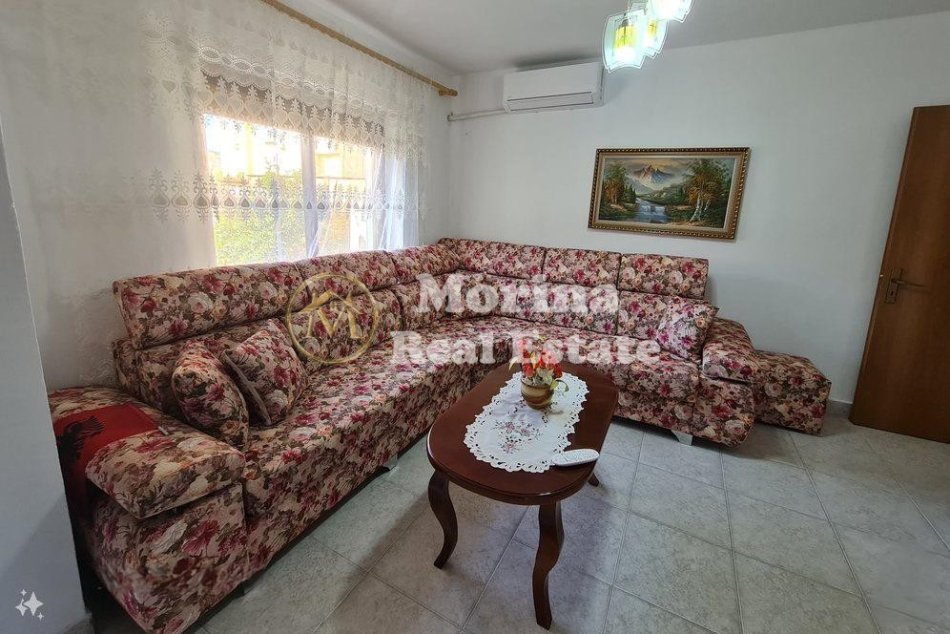 Tirane, jepet me qera apartament 1+1 Kati 2, 70 m² 800 € (Rruga Durresit)