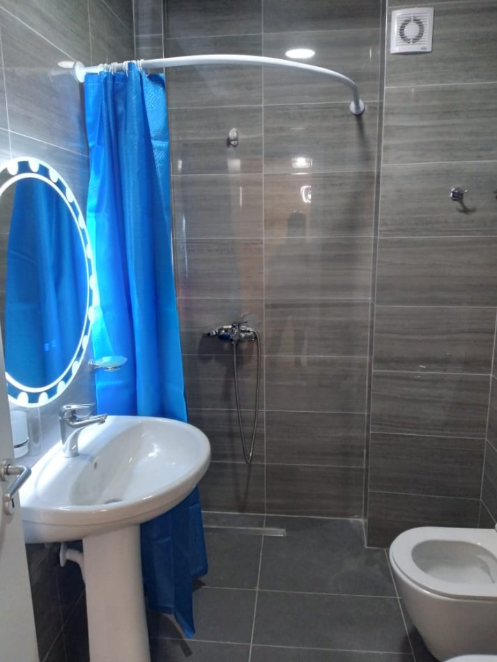 Tirane, jepet me qera apartament duplex Dublex Kati 0, 94 m² 570 € 
