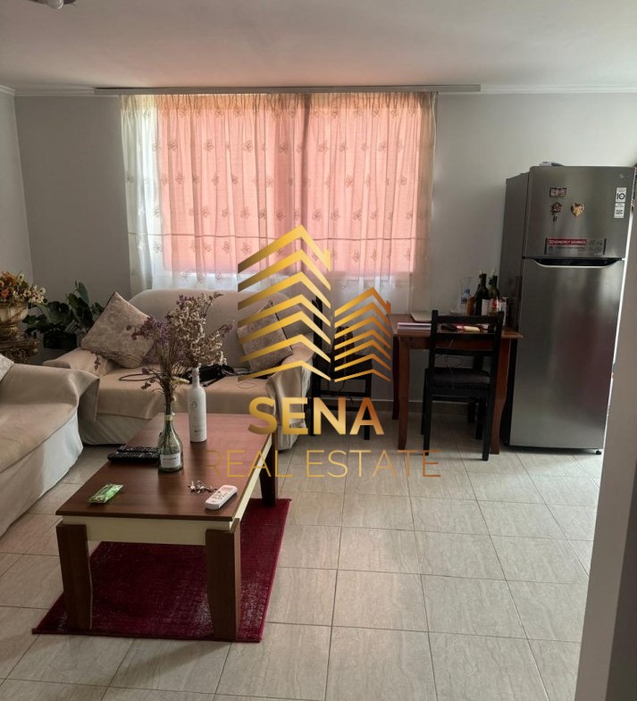 Tirane, jepet me qera apartament 1+1+Ballkon Kati 4, 70 m² 450 € (Rruga Bardhyl)