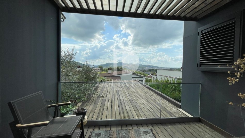 Tirane, jepet me qera apartament 3+1+Aneks+Ballkon Kati 1, 160 m² 2.350 € (Long Hill , TEG)