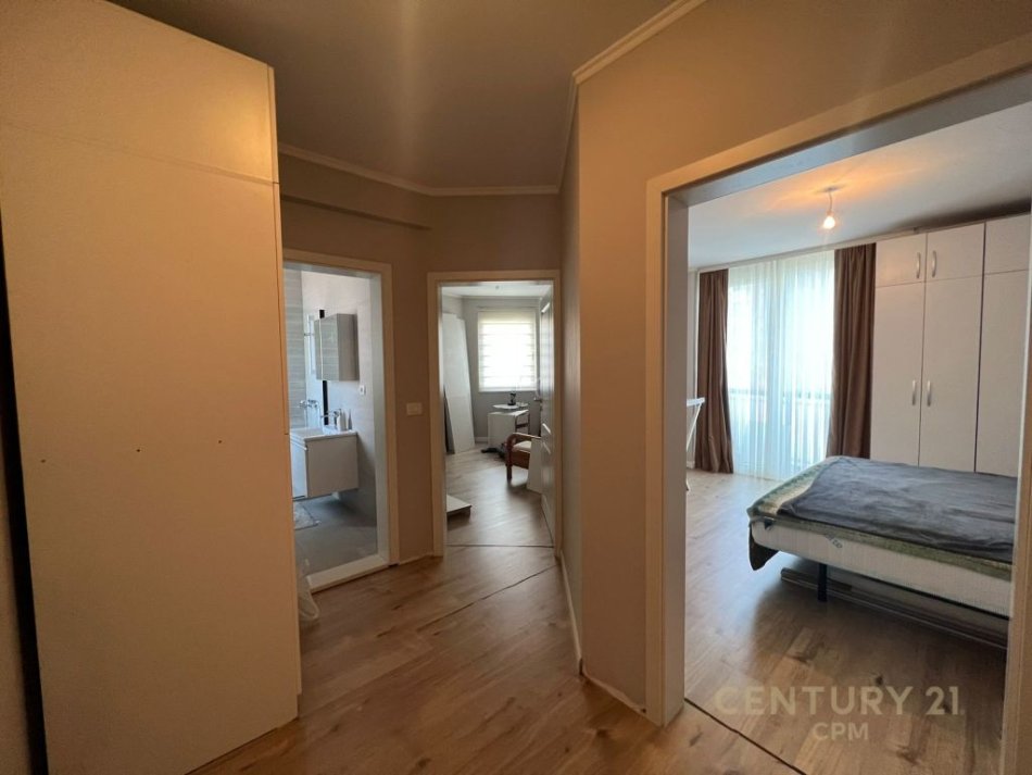 Tirane, shitet apartament 3+1+Aneks+Ballkon Kati 8, 144 m² 270.000 € (Bulevardi Zogu I, prane ish-stacionit te trenit)