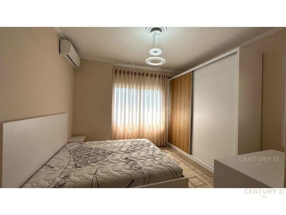 Jepet apartament 2+1+2 prane Spitalit Amerikan 3!
