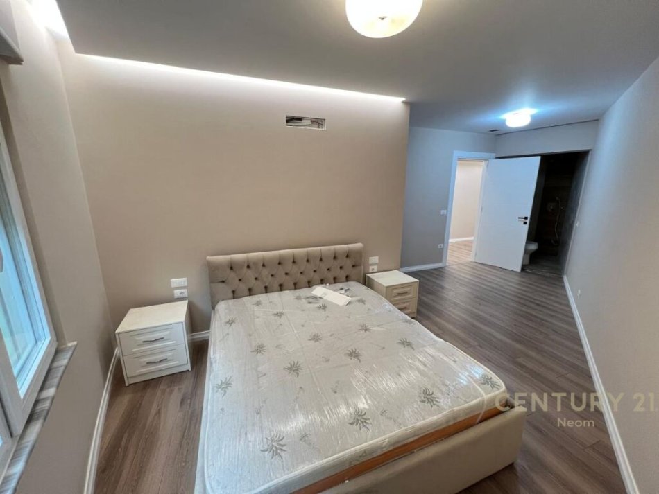 Tirane, shitet apartament 3+1 Kati 1, 129 m² 190.000 € (kopeshti bottanik)