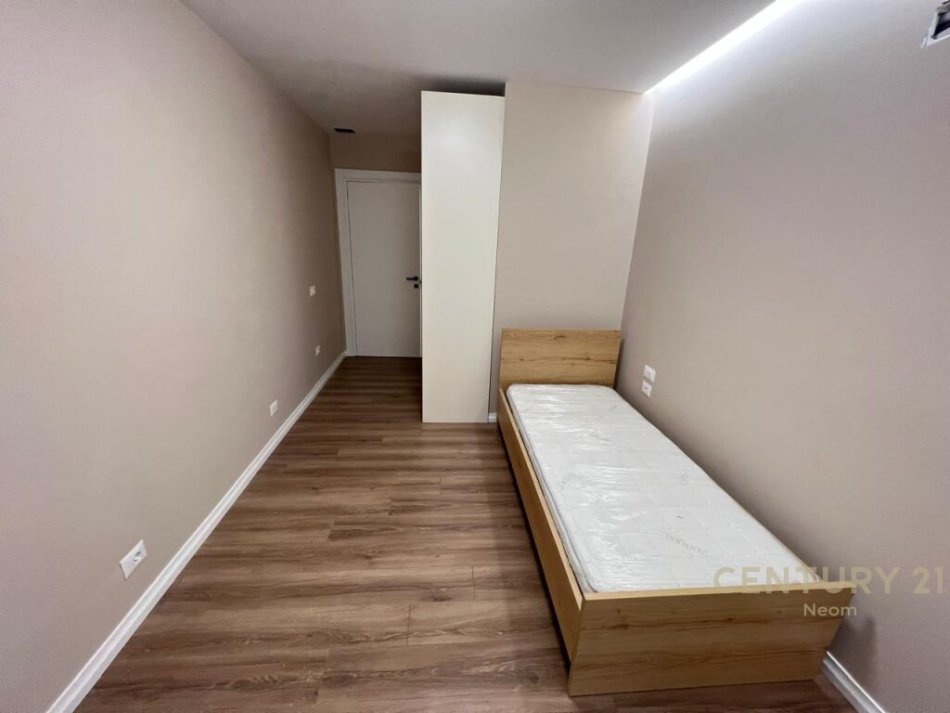 Tirane, shitet apartament 3+1 Kati 1, 129 m² 190.000 € (kopeshti bottanik)