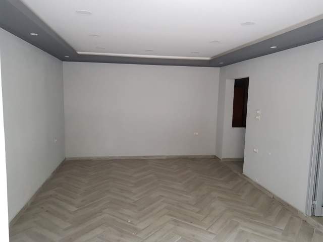 Elbasan, shes dyqan 53 m² 60,000 € / Total.