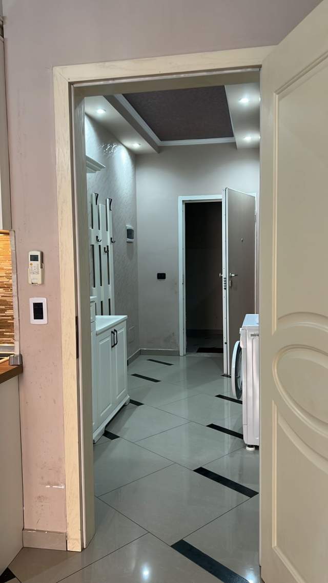 Tirane, jepet me qera apartament 2+1+BLK Kati 3, 91 m² 350 Euro (Yzberisht)