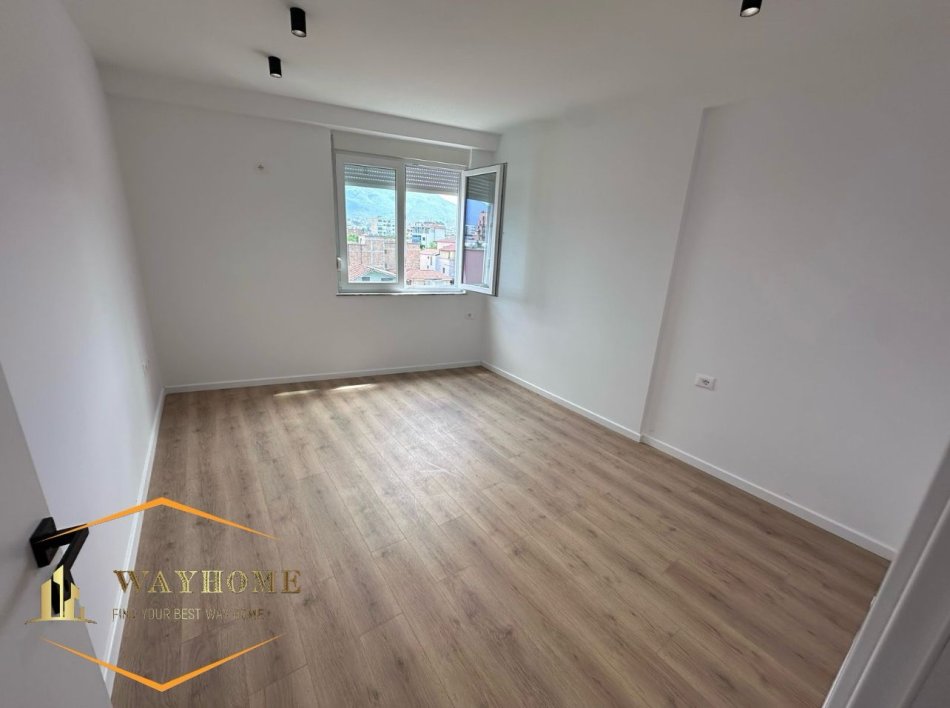Tirane, shitet apartament 2+1 Kati 4, 79 m² 195.000 € (PAZARI I RI)