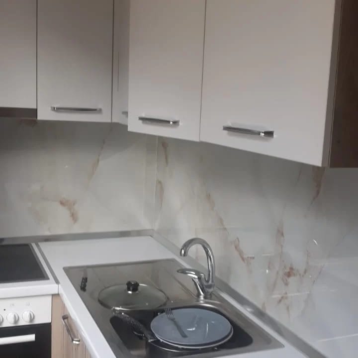 Tirane, jepet me qera apartament 2+1+Ballkon Kati 2, 80 m² 570 € (Myslym shyr , te drejtoria e policise)