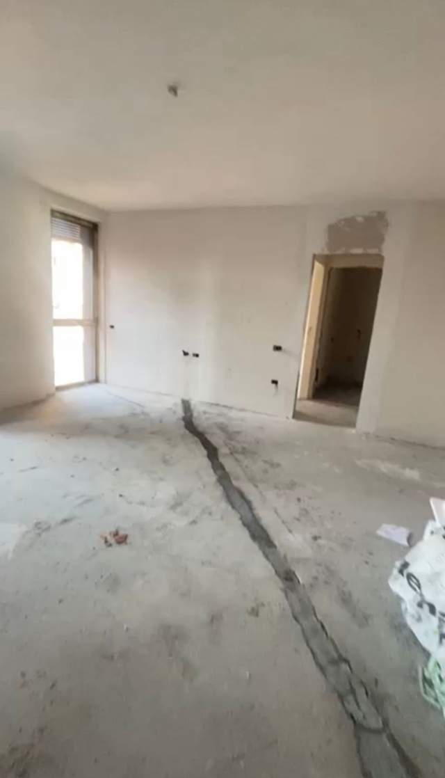 Tirane, ofert apartament 1+1, Kati 2, 65 m² 108.000 Euro (Rruga Thanas Ziko, prane Pazarit te Ri)