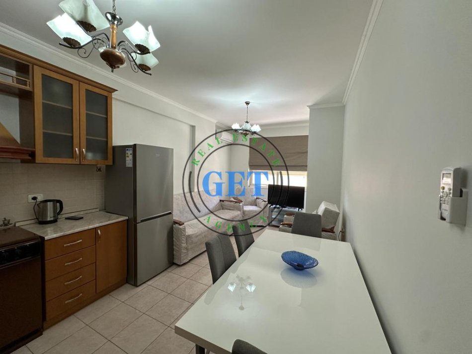 Durres, jepet me qera apartament 2+1 Kati 7, 75 m² 350 € 