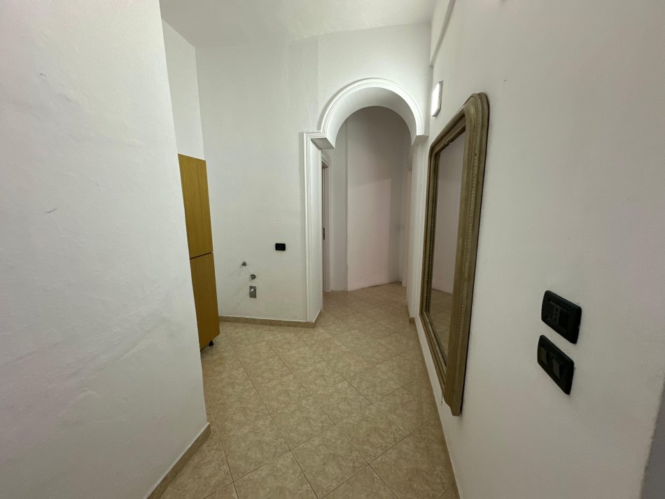 Shqiperi, jepet me qera apartament 1+1 Kati 4, 70 m² 450 € (21 dhjetori)