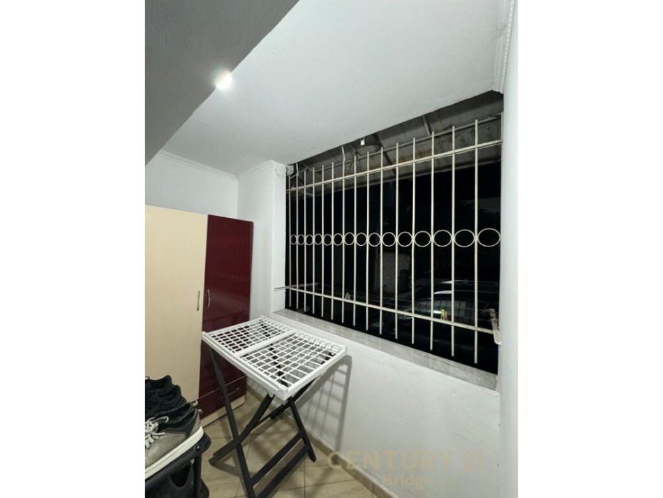 Shqiperi, shitet apartament 1+1 Kati 1, 