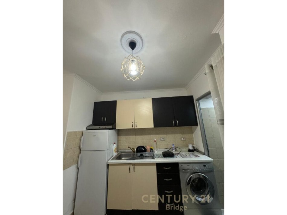 Shqiperi, shitet apartament 1+1 Kati 1, 