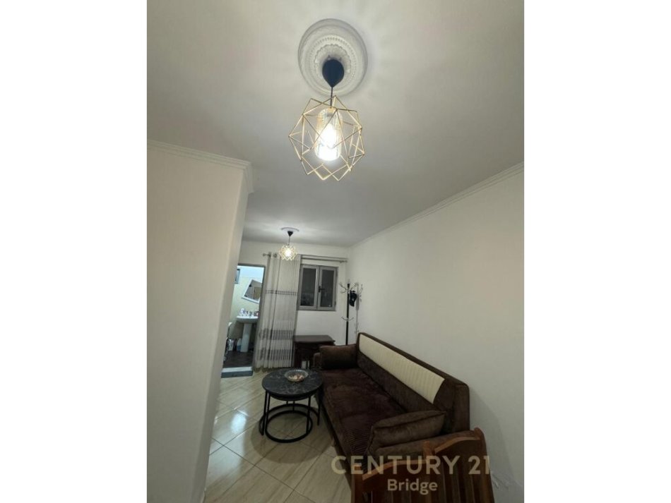 Shqiperi, shitet apartament 1+1 Kati 1, 