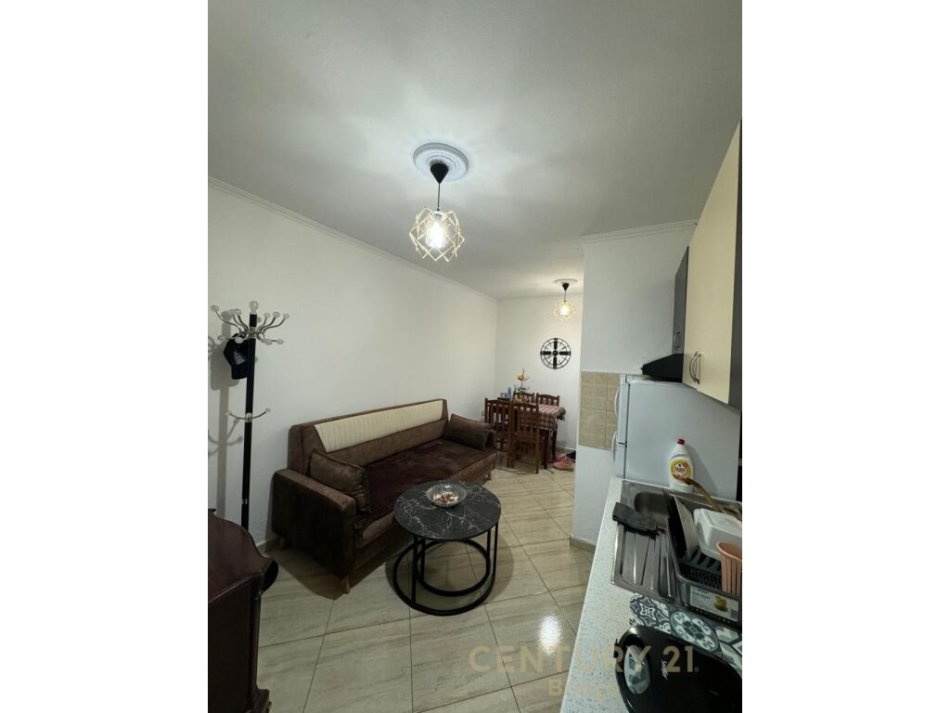 Shqiperi, shitet apartament 1+1 Kati 1, 
