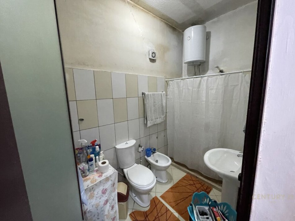 Tirane, shitet apartament , Kati 2, 76 m2 132,000 € 