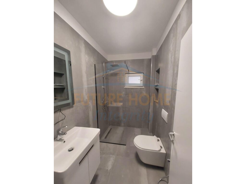 Qera, Apartament 1+1, Ali Demi, Tiranë. 450 EURO