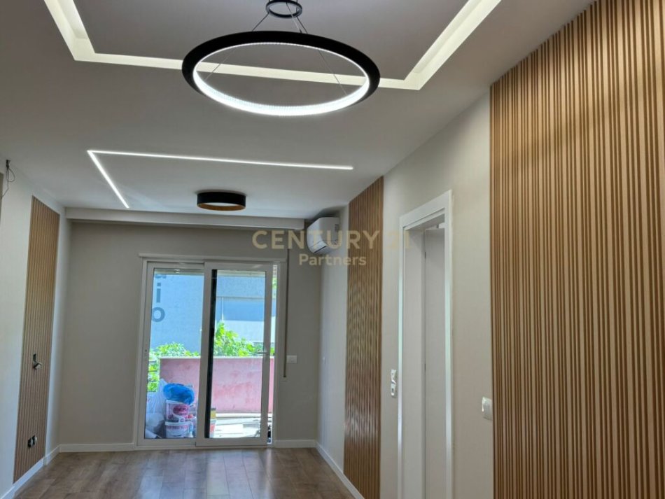 Shqiperi, shitet apartament 2+1+Ballkon, Kati 3, 96 m² 130,000 € (Astir)