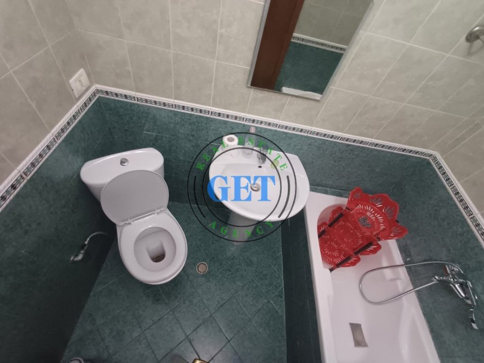 Durres, jepet me qera apartament 2+1+Ballkon Kati 3, 120 m² 600 € 