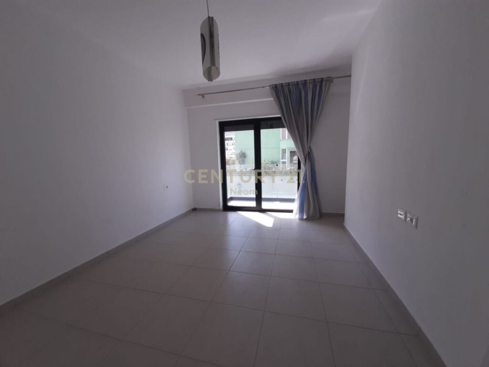 JEPET APARTAMENT 1+1 ME QIRA PER ZYRA OSE AIRBNB.Neom93312