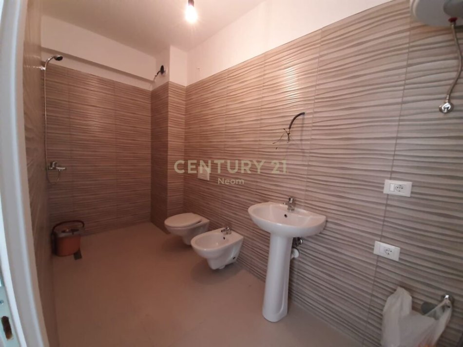 JEPET APARTAMENT 1+1 ME QIRA PER ZYRA OSE AIRBNB.Neom93312
