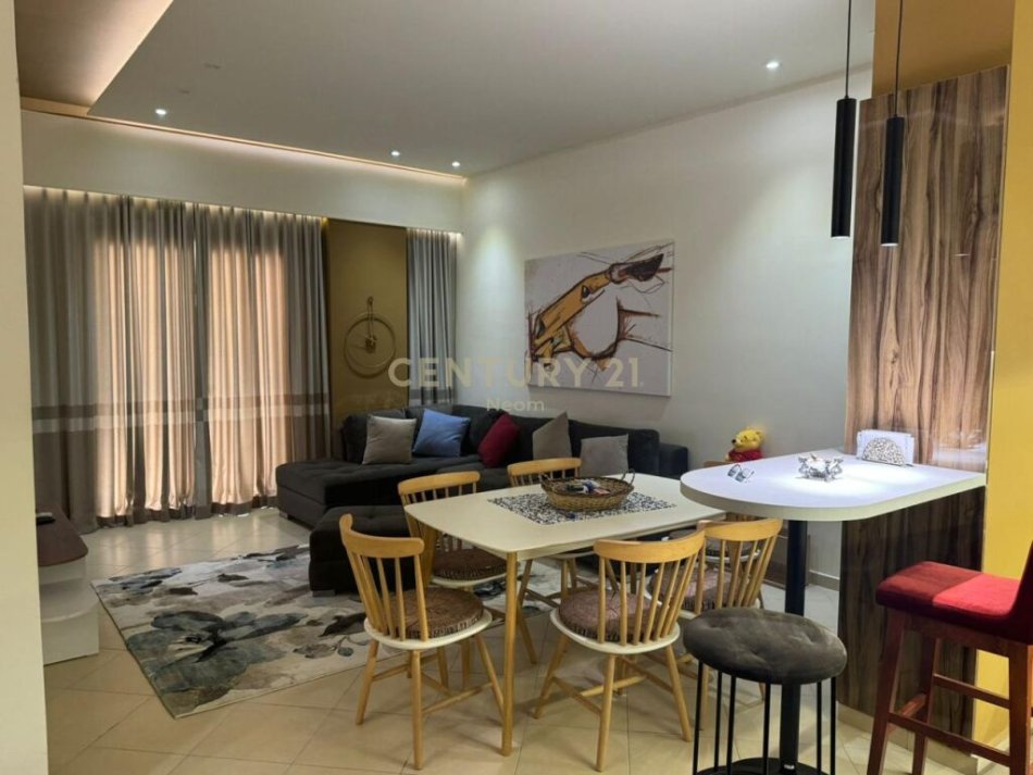 Tirane, jap me qera apartament 1+1+Ballkon, Kati 5, 74 m² 600 € (Bill Klinton, Kodra e Diellit)