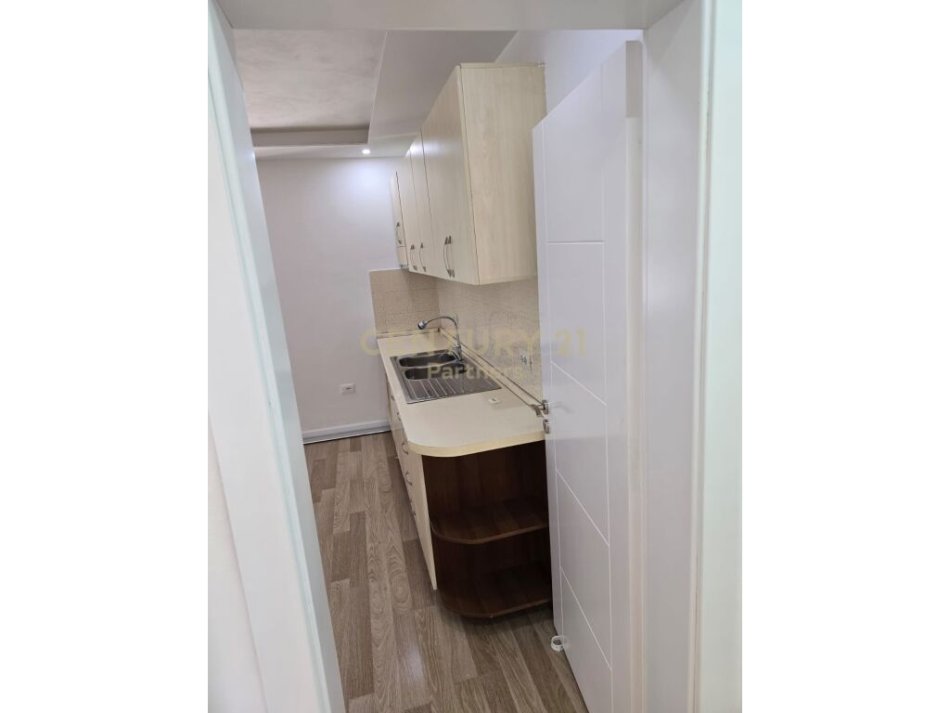 Tirane, shitet apartament 2+1, Kati 2, 78 m² 120,000 € (oxhaku)
