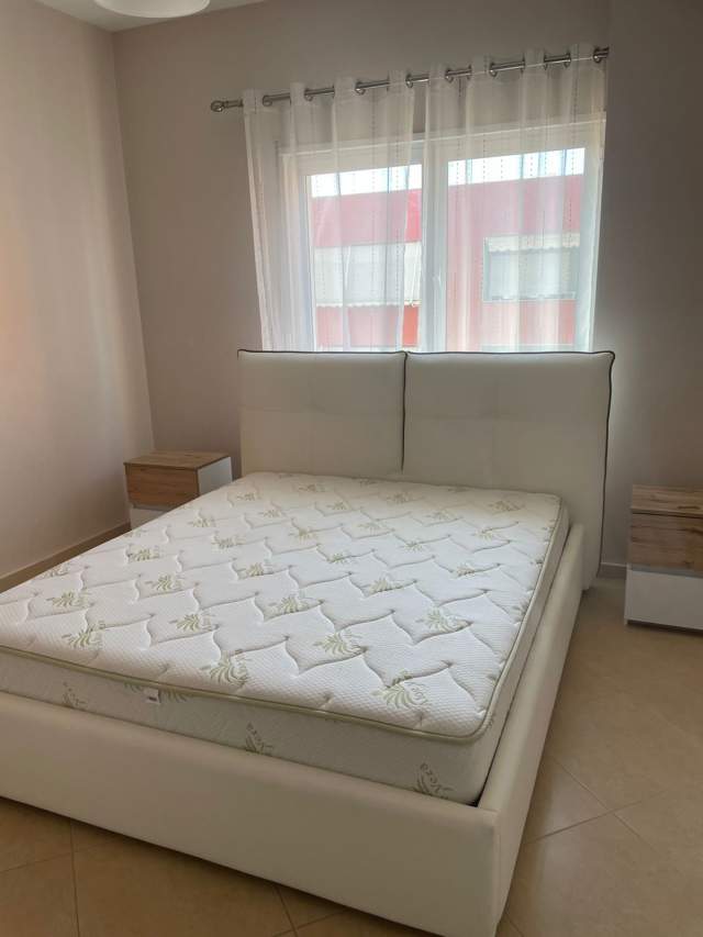 Tirane, jepet me qera apartament 2+1+BLK Kati 5, 105 m² 400 Euro (Spitali Amerikan 3)