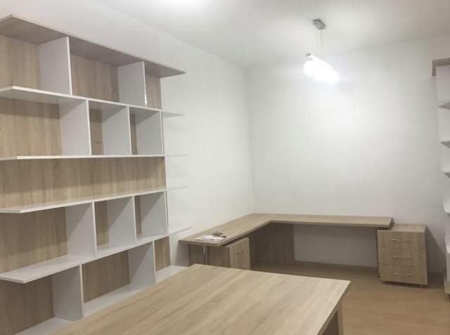 Jepet me qera zyra pune te mobiluara tek Pallatet Agimi, Kafe ROMA