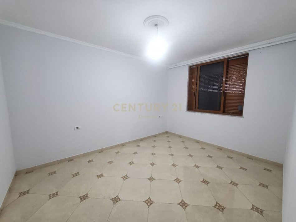 Tirane, shitet apartament , Kati 1, 54 m² 66,000 € 