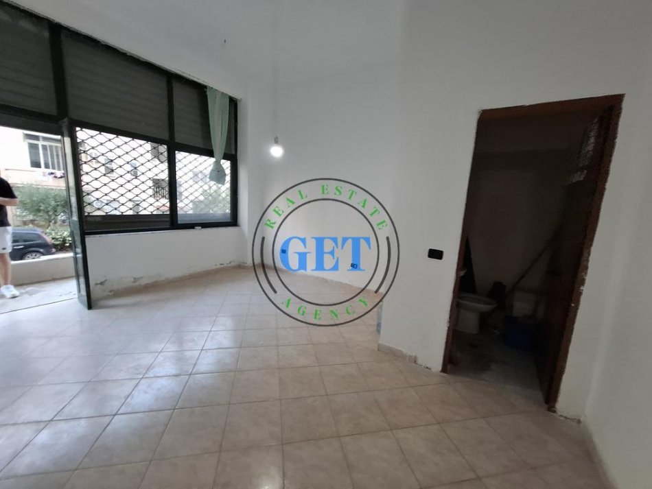 Durres, shitet ambjent biznesi Kati 1, 25 m² 30.000 € (stadiumi)
