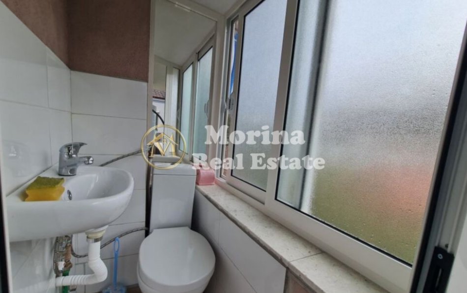 Tirane, jepet me qera apartament duplex 2+1 Kati 2, 126 m² 450 € (Mullet)