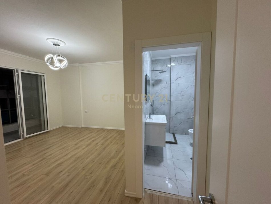 Tirane, shes apartament 3+1+2 , 144 m² 219,900 € (Kompleksi Mateo, Kopshti Botanik Zoologjik)