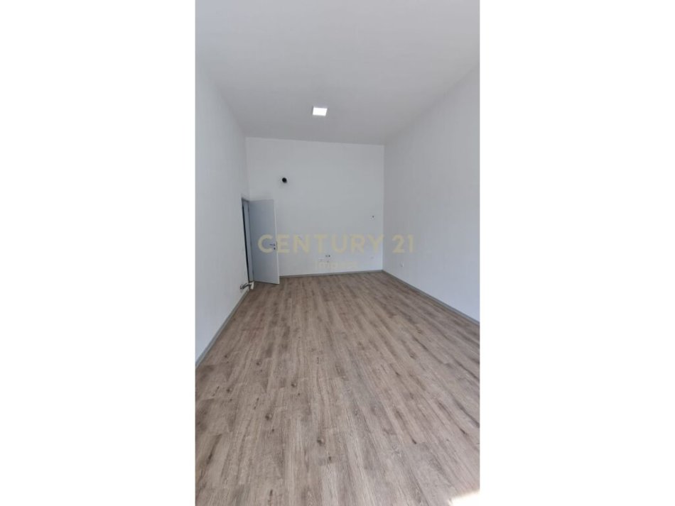 Tirane, jepet me qera apartament 2+1 , 90 m² 650 € (Rruga e Dibrës, Kompleksi Arlis Farmacia 10, Rruga e Dibrës)